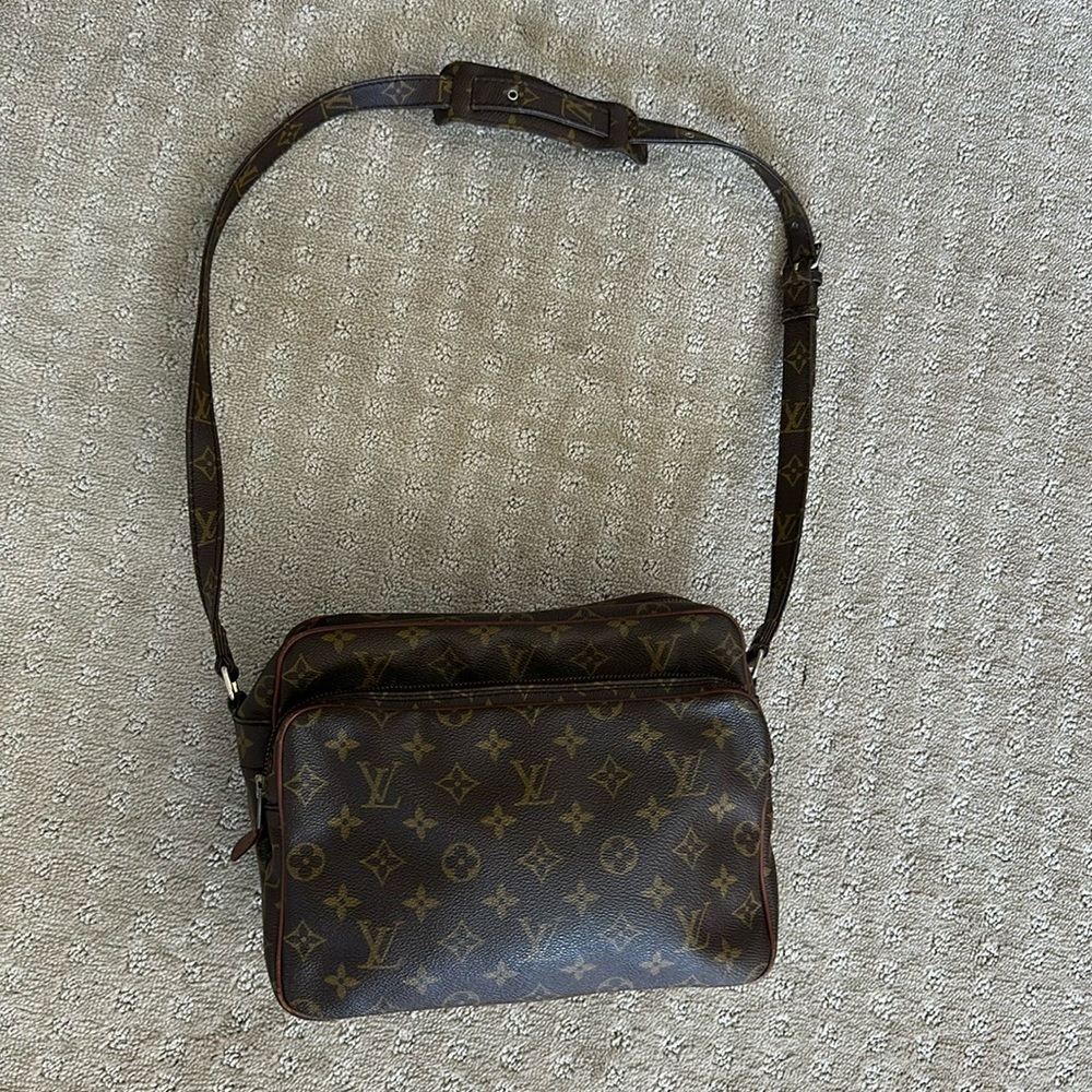 📻Vintage Louis Vuitton Nil Messenger Bag